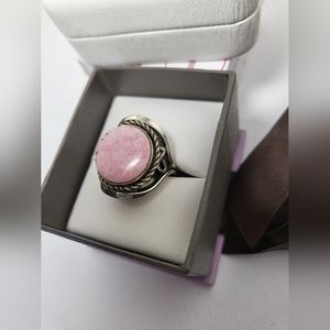 Ring - With natural, flat pink stone